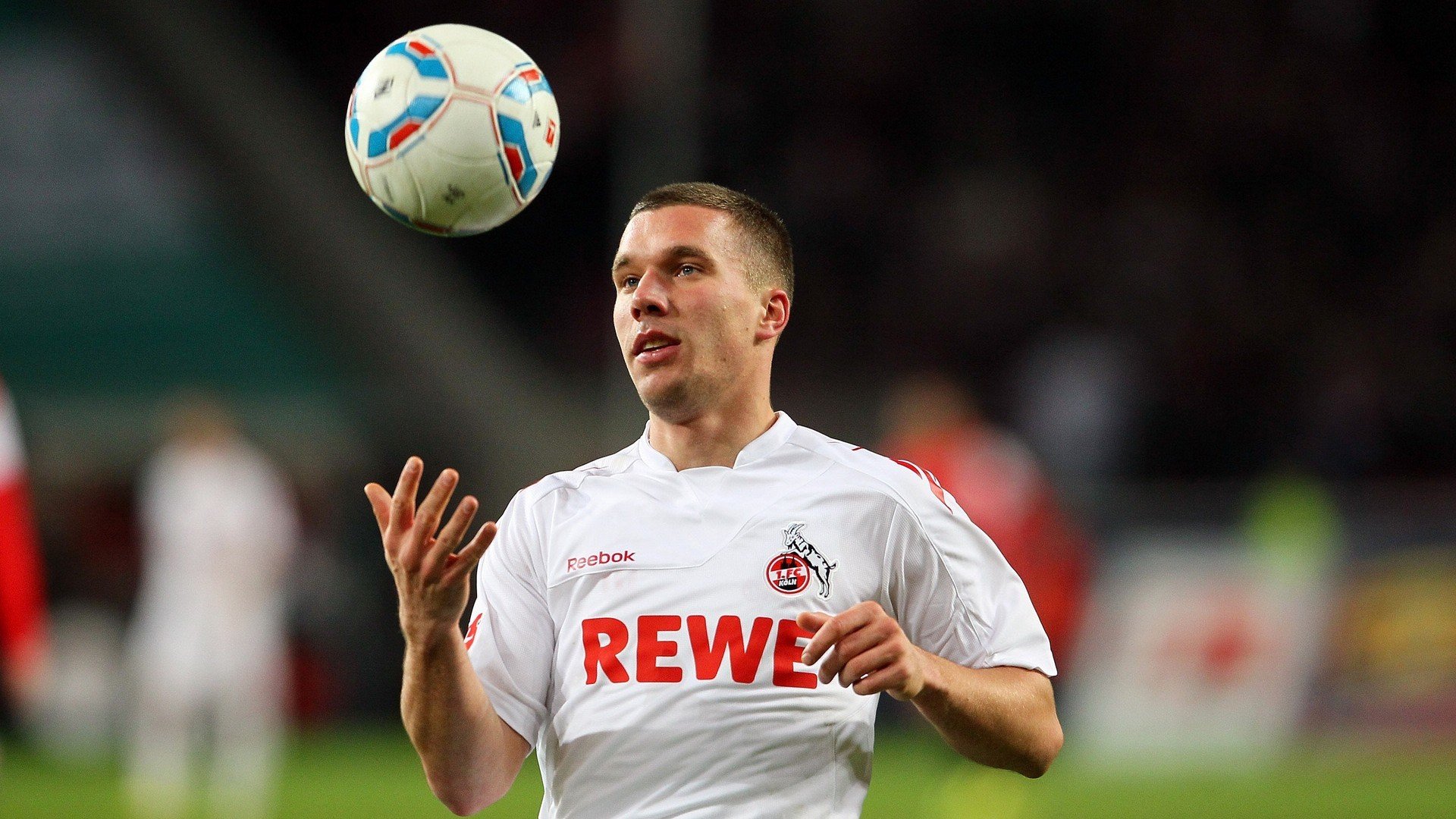 九游网-球迷支持度与主场胜率之间存在怎样的隐含关联，主场球迷给客场球员鼓掌